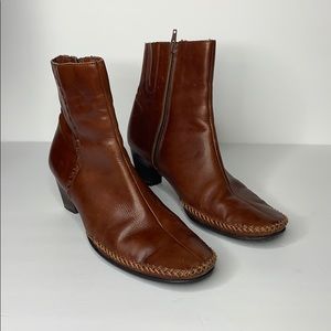 Pikolinos brown heel boots side zip